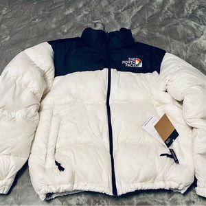 Brand new, never worn North Face Nuptse jacket!